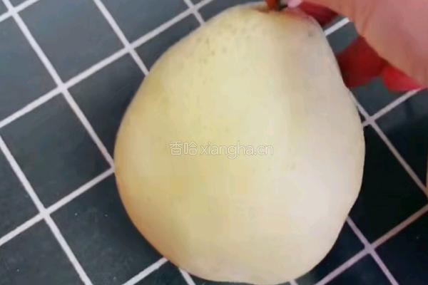 红酒雪梨的做法图解1