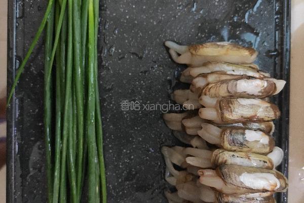 蒜蓉蒸圣子的做法图解2