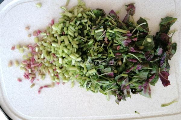 红叶菜炒鸡蛋的做法图解3