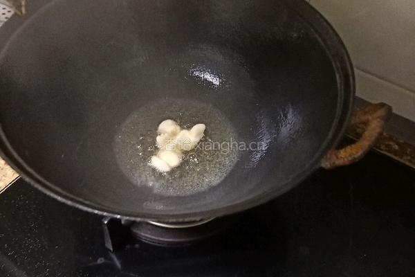 酸菜炖五花肉粉条的做法图解4
