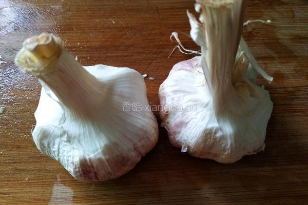蒜蓉辣酱的做法图解1