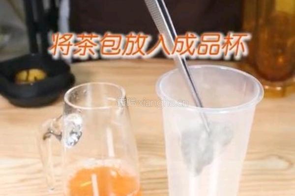 金银花莓果草本茶的做法图解5