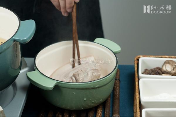 归禾小食堂|秘制蒜泥白肉,夏日份美味的做法图解2