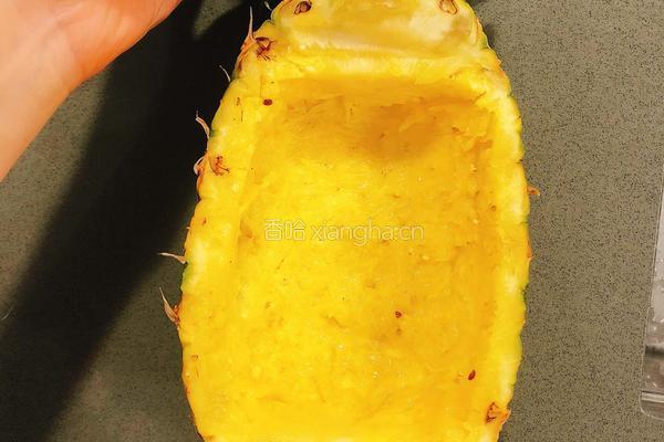 鲜虾菠萝饭的做法图解1