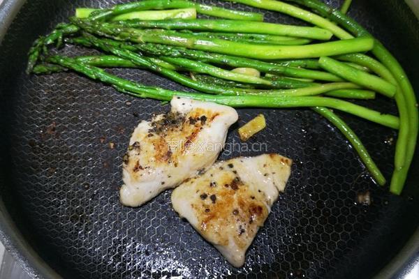 香煎爆汁鸡胸肉的做法图解4