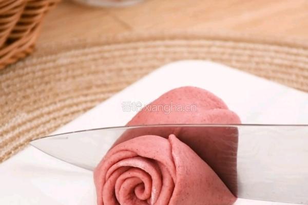 以假乱真的玫瑰馒头给早餐增添一份浪漫的做法图解4