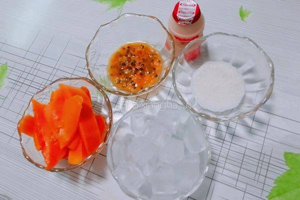 芒果百香果益力多混搭果汁冰的做法图解1