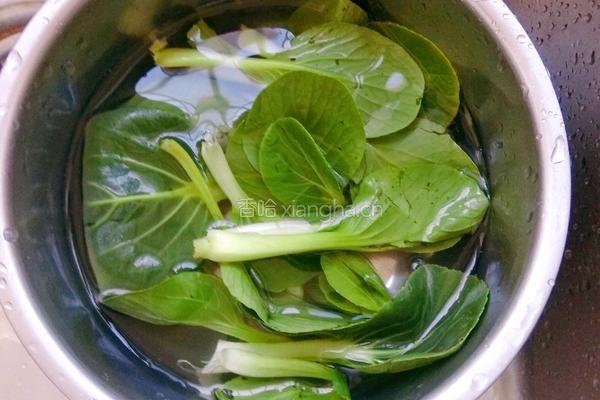 青菜火腿鸡蛋面的做法图解2
