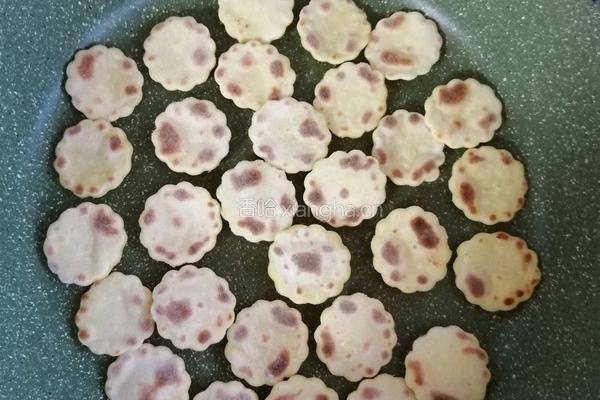 地瓜鸡蛋小饼的做法图解11