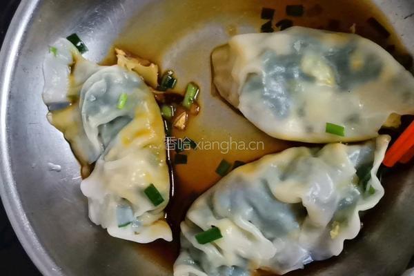 韭菜木耳鸡蛋饺子的做法图解6