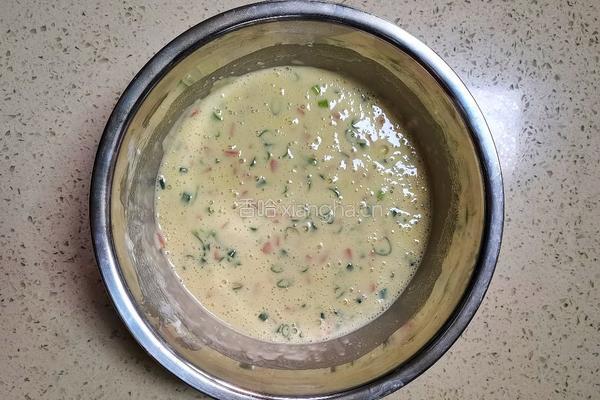 全家老少都喜欢的牛奶鸡蛋葱花软饼的做法图解6