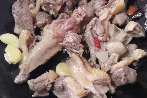 土豆炖东北大鹅的做法图解3