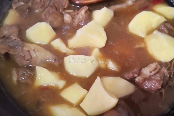 土豆炖东北大鹅的做法图解5