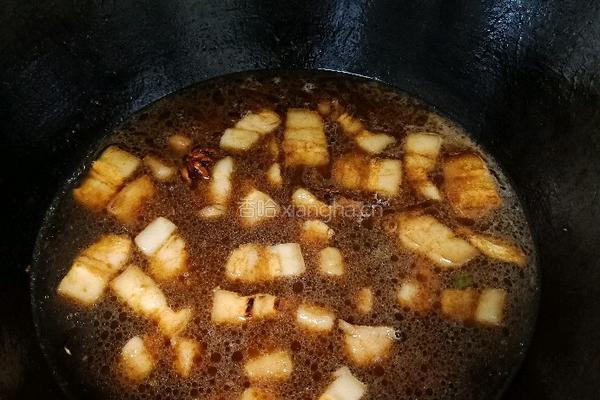 红烧肉炖土豆的做法图解7