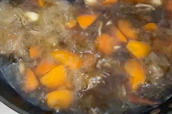 胡萝卜炖牛腩的做法图解3