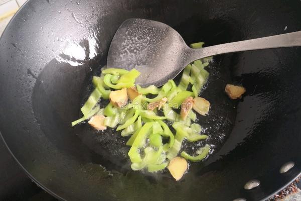 苦瓜烧豆腐的做法图解5