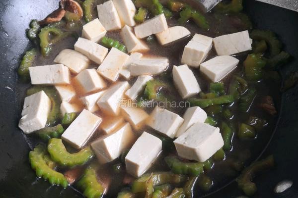 苦瓜烧豆腐的做法图解8