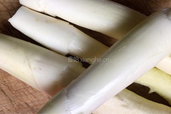 油闷茭白的做法图解1