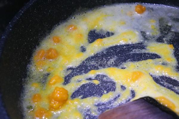 咸蛋黄焗豌豆的做法图解7
