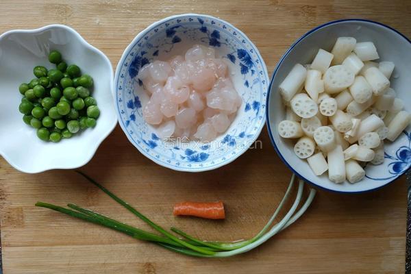 藕带炒虾仁的做法图解1