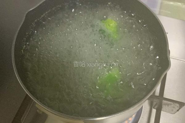 辅食~西红柿鸡蛋面的做法图解2