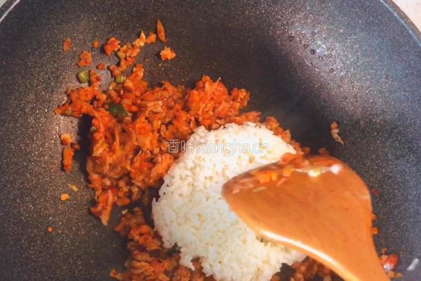 自制辣白菜炒饭的做法图解7