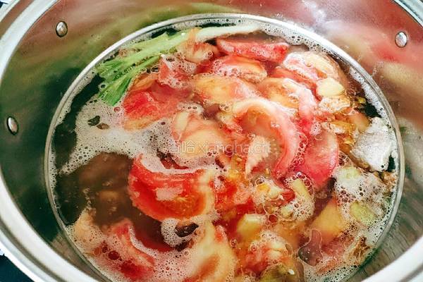 番茄玉米排骨汤的做法图解10