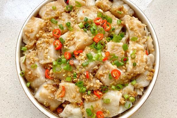 金针菇蒸巴沙鱼的做法图解6