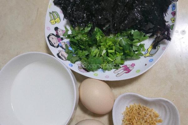 紫菜虾米蛋花汤的做法图解1