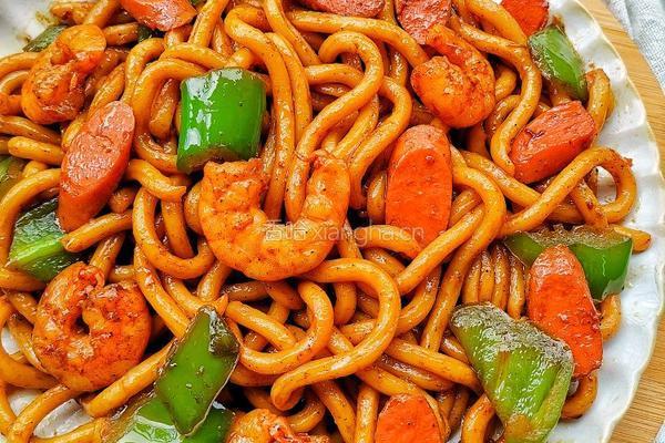 黑椒虾仁火腿乌冬面的做法图解6