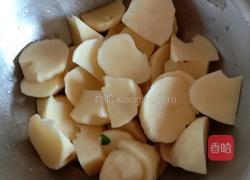 土豆炖茄子的做法图解1