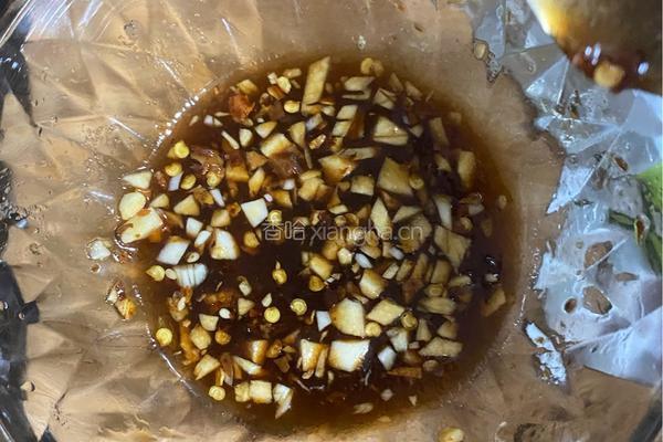 酸辣蒜香无骨鸡爪的做法图解5