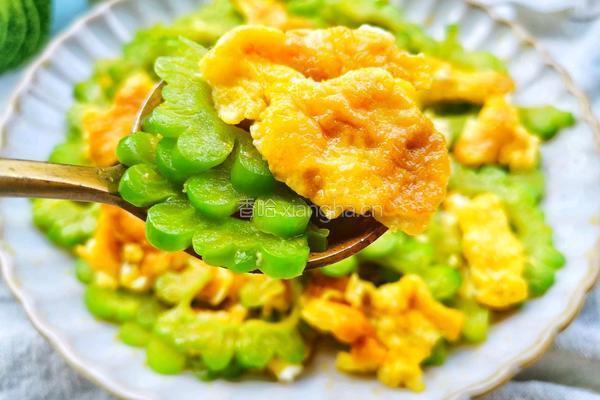 夏日必备清热解暑的苦瓜炒蛋的做法图解9