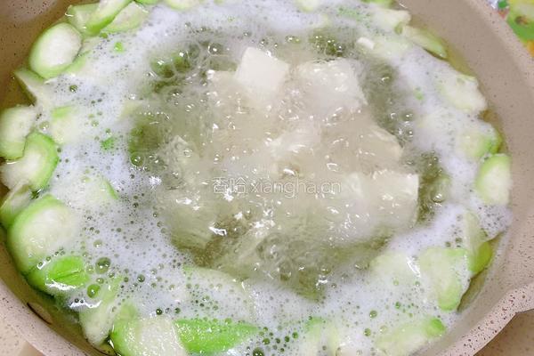 丝瓜豆腐汤的做法图解6