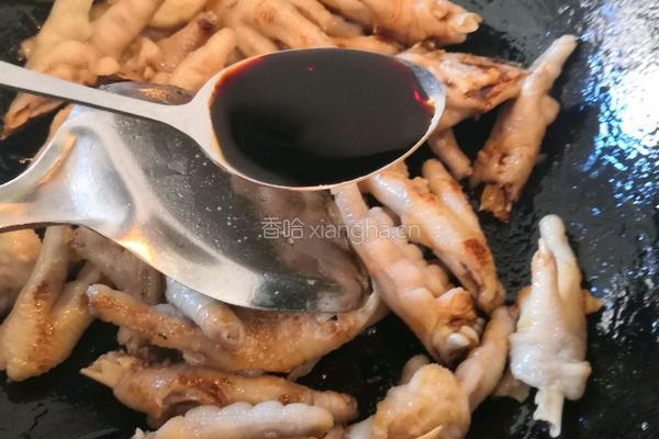 土豆胡萝卜焖鸡爪的做法图解7