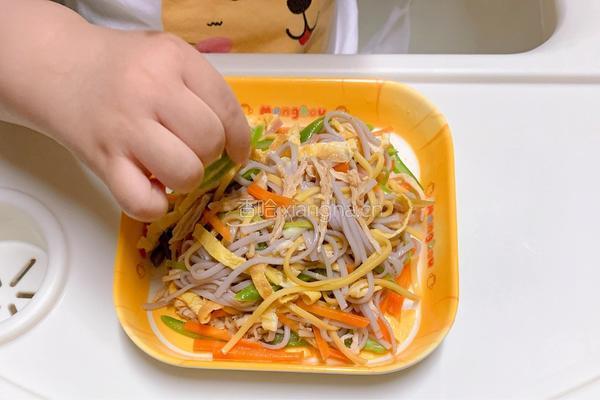 宝宝鸡丝凉面的做法图解6