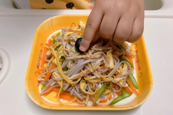 宝宝鸡丝凉面的做法图解7