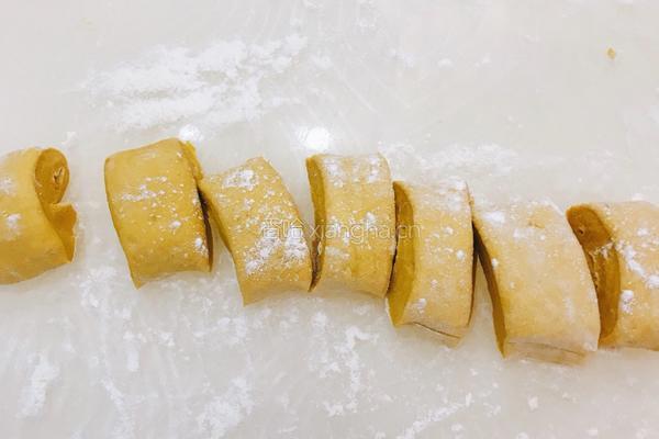 南瓜红豆卷的做法图解3
