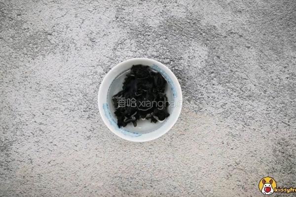 鳕鱼紫菜炒蛋的做法图解3