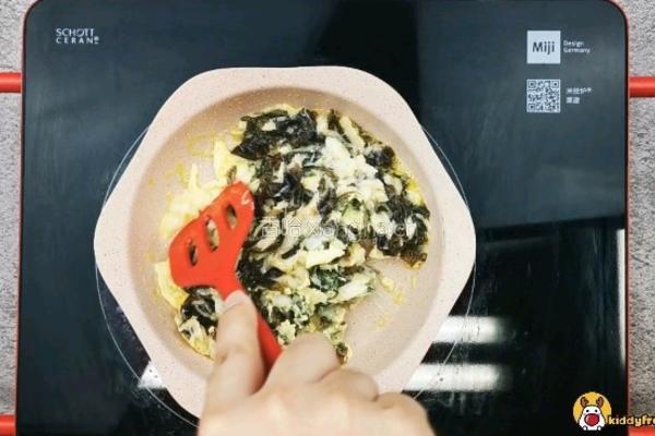 鳕鱼紫菜炒蛋的做法图解9