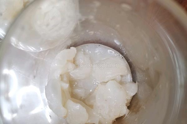 荔枝苏打气泡水的做法图解3