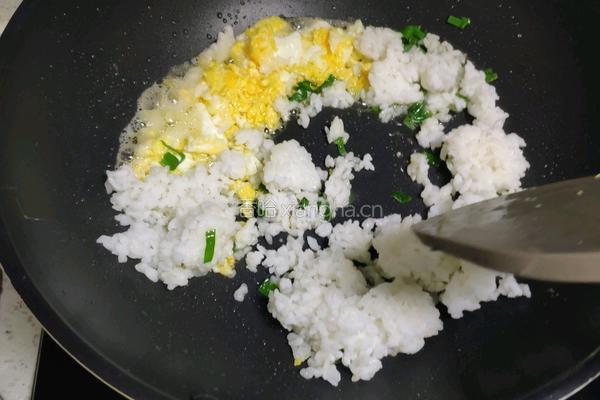 木须菠菜炒饭的做法图解4