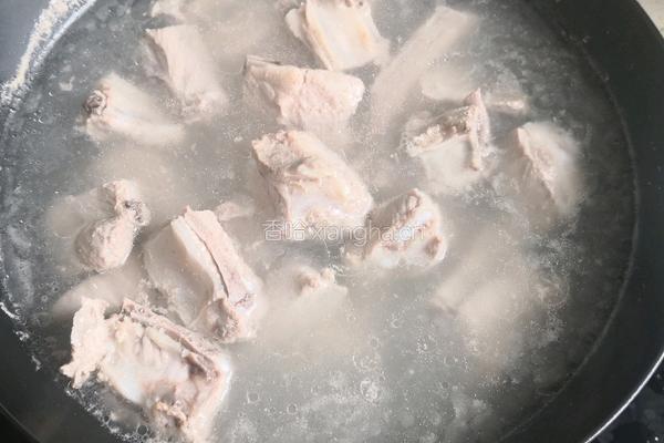 蘑菇土豆炖排骨的做法图解5