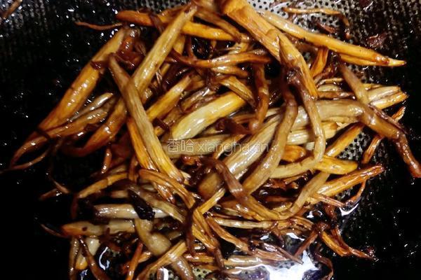 干煸老鸭茶树菇的做法图解3