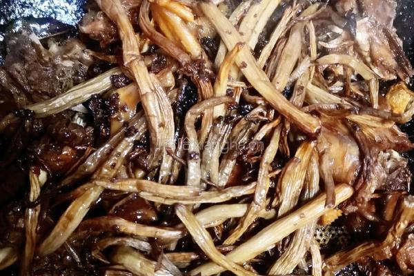干煸老鸭茶树菇的做法图解6