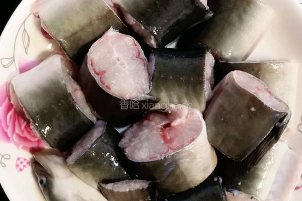 蜜枣枸杞桂圆烩鳗鱼的做法图解2