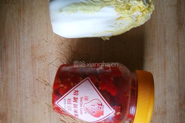 剁椒白菜的做法图解1