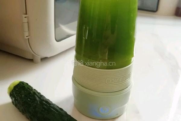 白菜香菇水饺的做法图解2