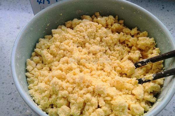 奶香玉米饼的做法图解2