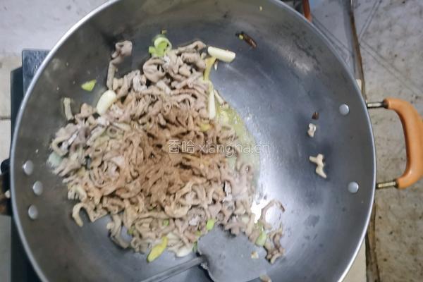 爆炒尖椒鸡肠的做法图解5